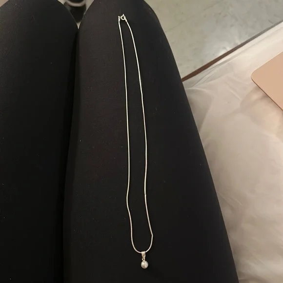 *🛒 FREE WITH PURCHASE* Pearl pendant silver chain necklace - Picture 14 of 15